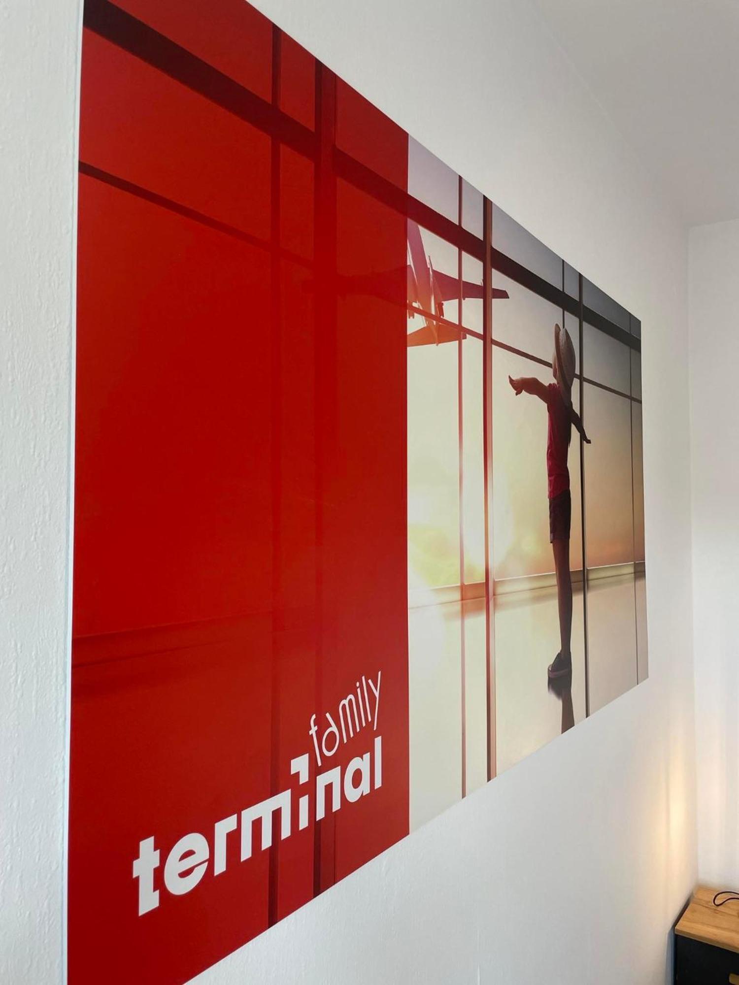 Hostel Terminal Family Airport Posen Exterior foto